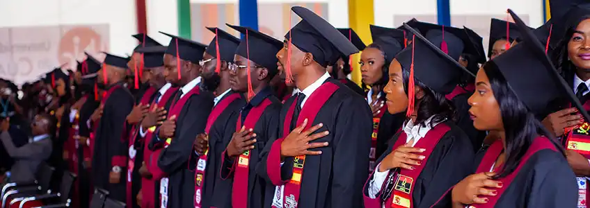 宽扎国际大学举行首届毕业典礼